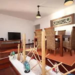 בית נופש Vivenda Da Esquina - By Lovelystay קאניקו