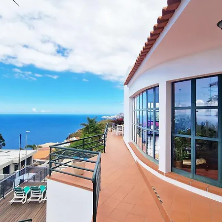 Ferienhaus Vivenda Da Esquina - Pool & Sea View By Lovelystay Caniço