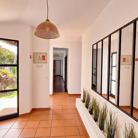 Ferienhaus Vivenda Da Esquina - Pool & Sea View By Lovelystay