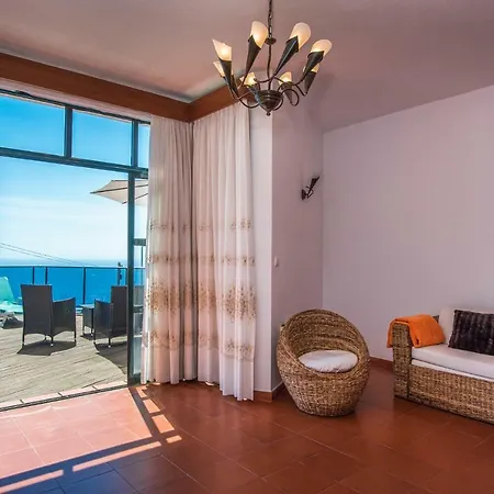 Vivenda Da Esquina - By Lovelystay * Caniço